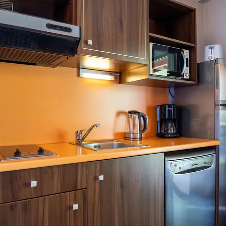Avec Piscine, Wifi Et Animaux Admis A - Fr-1-165b-34 Apartment